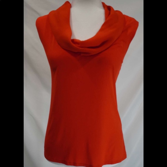 sleeveless T-shirt - Picture 13 of 16